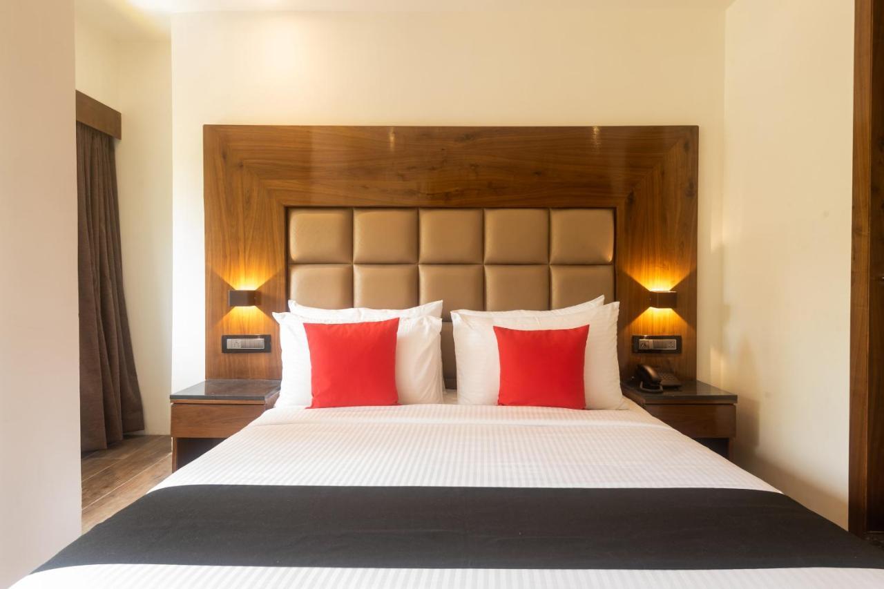 Capital O 43946 Tirumala 3*